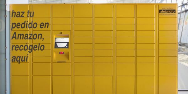 DIA Group Introduces Amazon Lockers To Madrid Stores