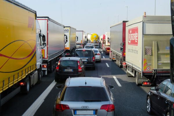 EU Targets 30% Cut In Truck CO2 Emissions By 2030