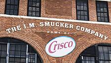 Smucker Cuts Full-Year Targets After First-Quarter Earnings Disappoint