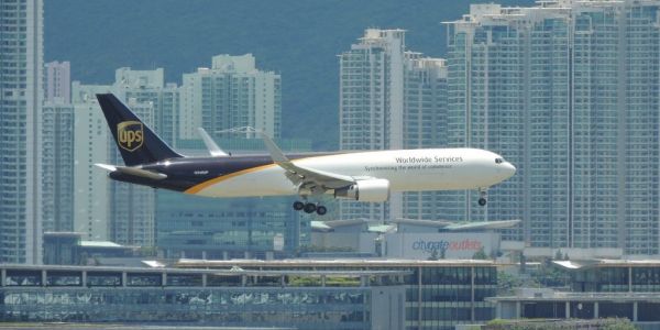 Online Shopping Boom Keeps Hopes High For Air Freight Profits