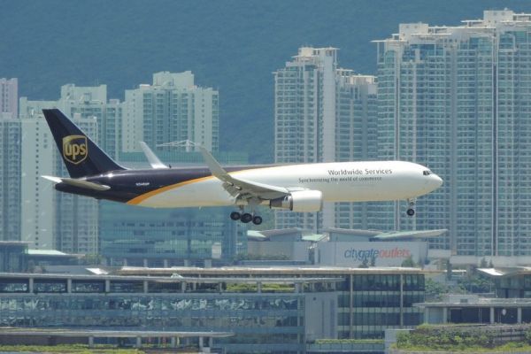 Online Shopping Boom Keeps Hopes High For Air Freight Profits