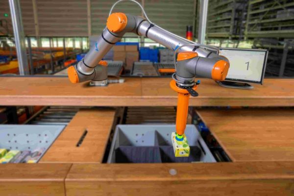 Vanderlande Brings Item-Picking Cobot Technology To Life