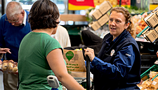 Tesco, Aldi Become First UK Supermarkets To Reveal Gender Pay Gap Details