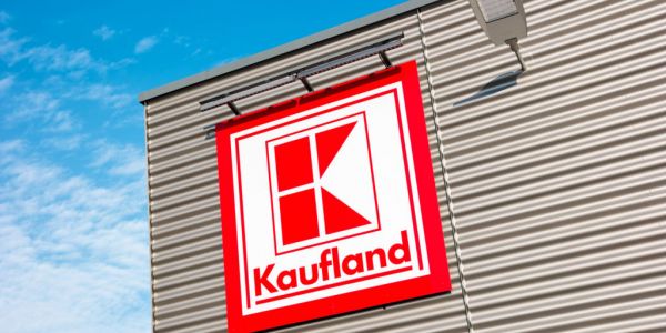 Kaufland Brands Fresh Milk With Food Waste Reduction Message