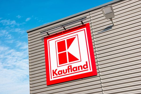 Kaufland Brands Fresh Milk With Food Waste Reduction Message