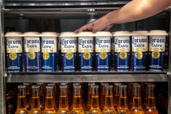 Beer Brand Corona Tackles Waste With Plastic-Free Six Pack Rings