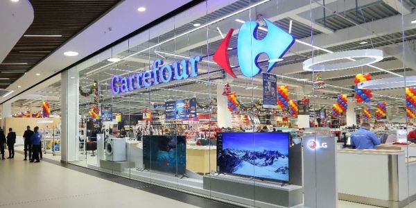 Carrefour Raises Cost Savings Goal, Plans To Downsize Hypers
