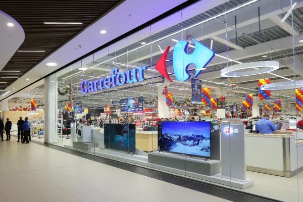 Carrefour Raises Cost Savings Goal, Plans To Downsize Hypers