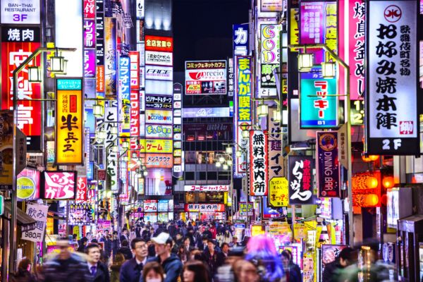 Japanese Shoppers Make The Move Online Amid Pandemic