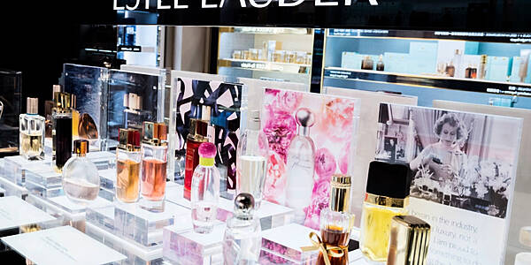 Estée Lauder Sinks After Dour 2023 View On Slow Asia Travel Retail