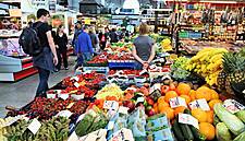 More Than Half Of Poles Mainly Buy Products On Promotion: Study