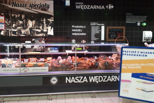 Carrefour Bydgoszcz Urges Customers To Bring Bags, Containers For Groceries