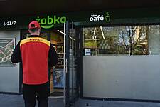Żabka Offers Parcel Delivery In All Outlets For DHL Customers