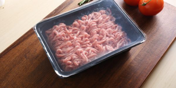 US Meat Plants Relaxed Some COVID-19 Safety Protocols After Outbreaks: Unions