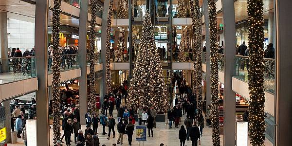 German Retailers Expect Higher Revenues This Christmas Season, HDE Forecasts