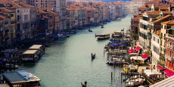 Italian Retailers Mobilise To Support Flood-Affected Venice