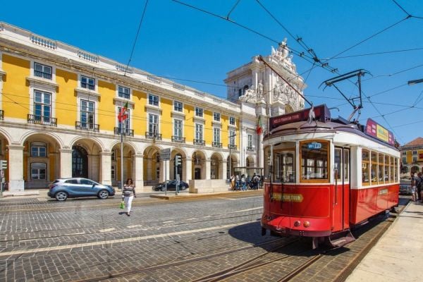 Portuguese Groups Developing Strategy For Retail Reopening