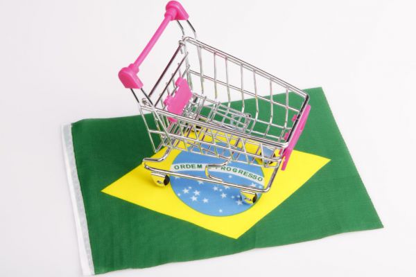 Brazilian Retail Tycoon Diniz Praises Local Supermarkets' Response