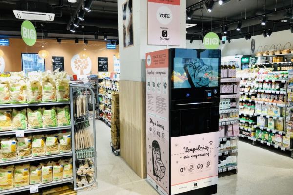Carrefour Polska Tests Refill Station For Cosmetics In Warsaw Store