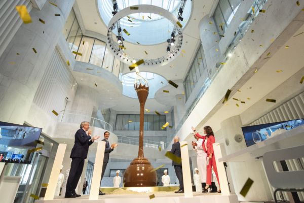 Roger Federer Unveils Huge Chocolate Fountain In New Lindt Chocolate Museum