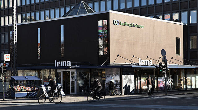 Irma Introduces Vertically Grown Salads In Copenhagen
