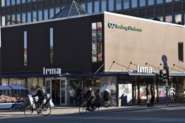 Irma Introduces Vertically Grown Salads In Copenhagen