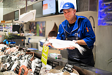 Carrefour Supports French Fishermen During Crisis