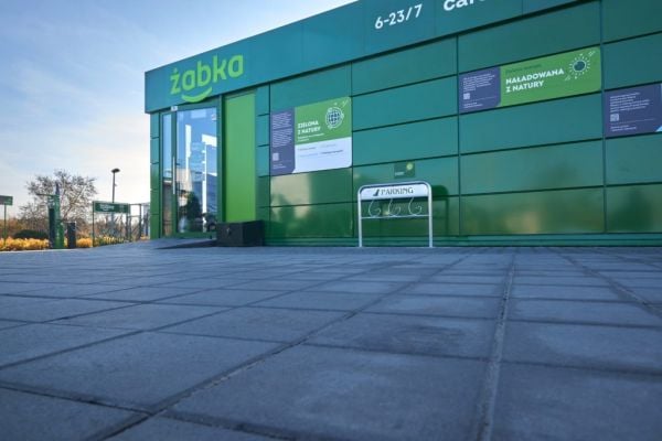 Żabka Opens 100% Green Energy Store In Warsaw