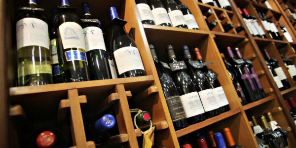 Wine Sales in Italy Drop In Volume Terms, Grow In Value, Data Shows