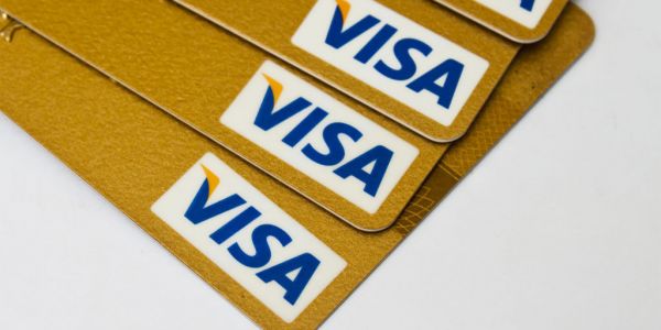 Amazon Accepts Visa Credit Cards In Global Truce Over Fees