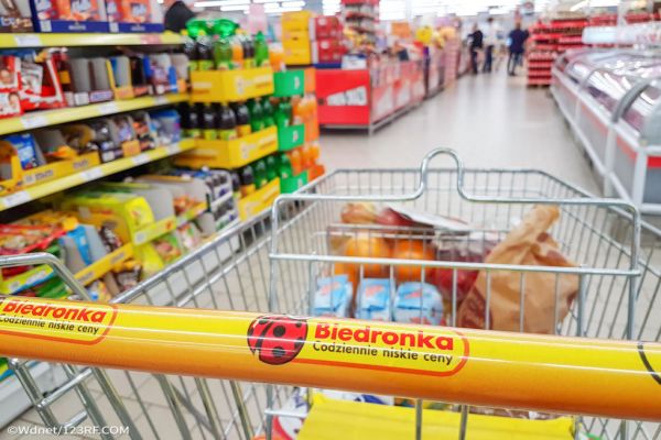 Biedronka Rolls Out 'Pay With A Card And Withdraw' Service
