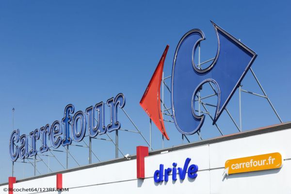 Carrefour Raises Cash Flow Target As Hypermarkets Attract Cost-Conscious Customers