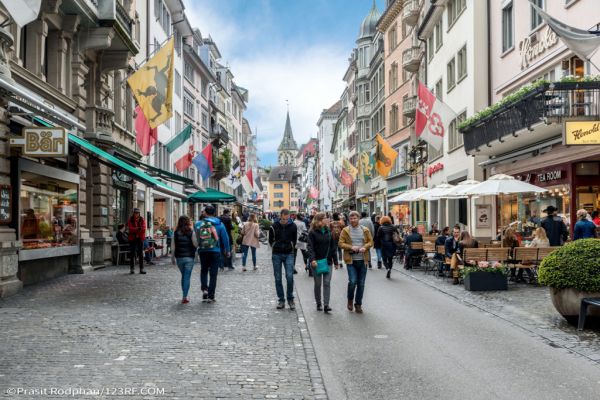 Swiss Shoppers Prefer To Save Time Over Money, Study Finds