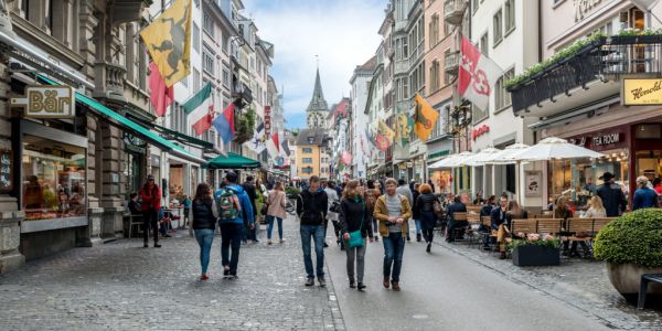 Swiss Retail Sales Likely To Drop In 2022: Credit Suisse