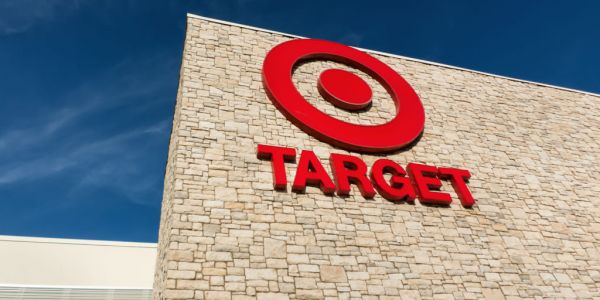 Target Fends Off Holiday Gloom With Discounts, Warns On 2023 Earnings