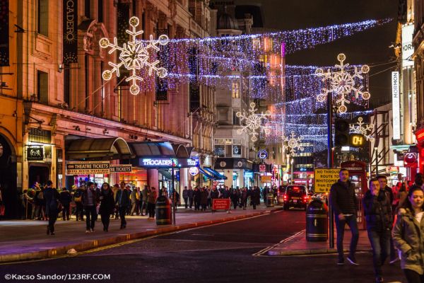 Two Thirds Of UK Shoppers To Spend Less This Christmas: Accenture