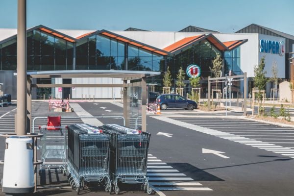 Le Groupement U Strongest Performer In France, Carrefour Continues Dynamism