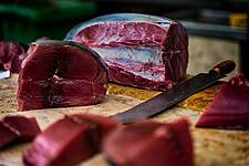 Tuna Goes For $200,000 At Tokyo Market's New Year Auction
