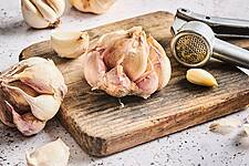 Coop Switzerland Introduces 'Ünique' Swiss Garlic