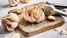 Coop Switzerland Introduces 'Ünique' Swiss Garlic