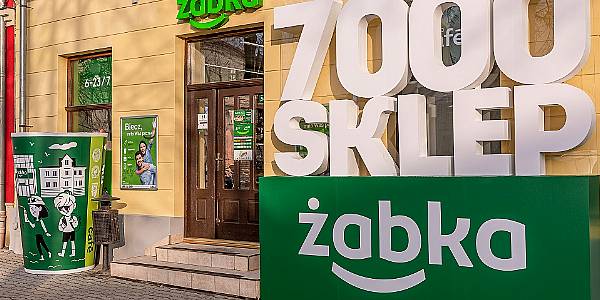 Poland's Żabka Climbs As Much As 9% In Warsaw IPO