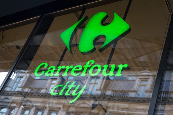 Carrefour Launches €500 Million Share Buyback Scheme