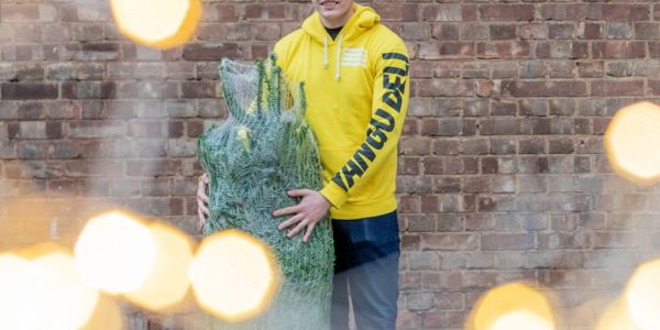 Yango Deli Offers Londoners Christmas Tree Delivery In 15 Minutes