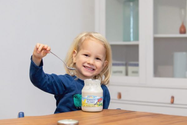 SPAR Austria Introduces Returnable Jars For Organic Yoghurt SKUs