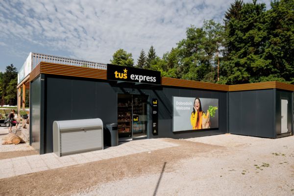 Tuš Rolls Out New Mobile Store In Slovenia