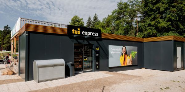 Tuš Rolls Out New Mobile Store In Slovenia