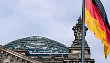 German Retail, Jobless Data Raises Hopes For Robust Private Consumption