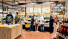 Former Starbucks Exec To Head Up Jumbo's La Place Business