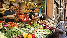 One Third Of Italians Regularly Buy Local Products: Study