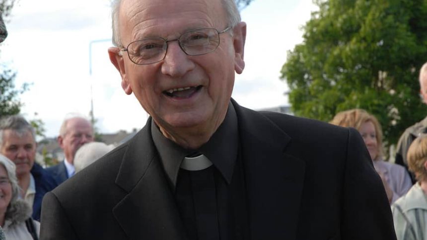 Crowds attend reposal of Bishop Casey at Galway Cathedral